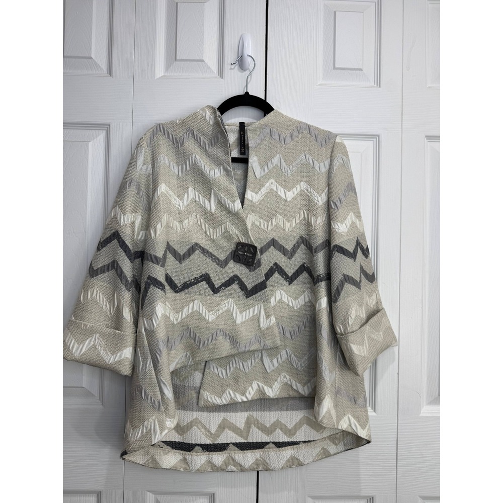IC Collection by Connie K Chevron-Patterned Jacket Women's Small Beige‎ White